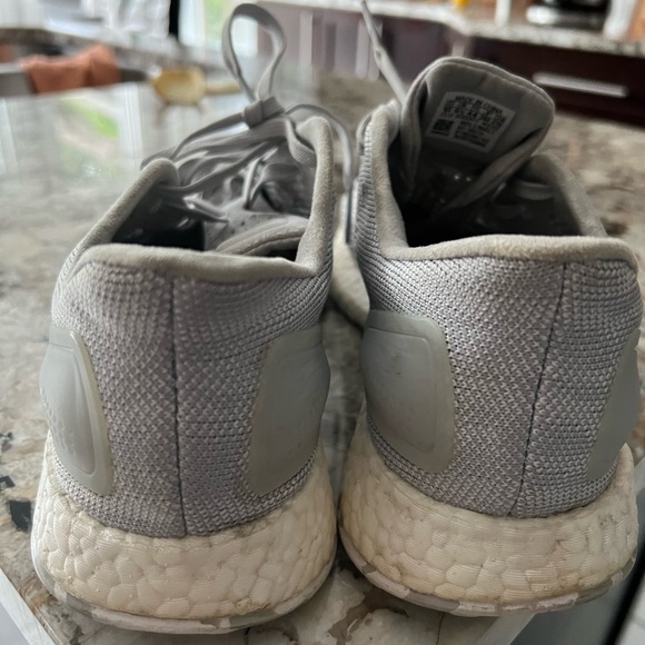 Mens Adidas Pureboost size 10 - Picture 4 of 4